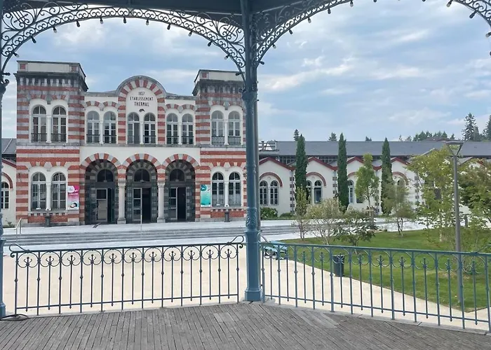 Appartement Petit Avec Parking, Tres Bien Equipe Proche Des Thermes Et Du Centre Nouvelle Literie